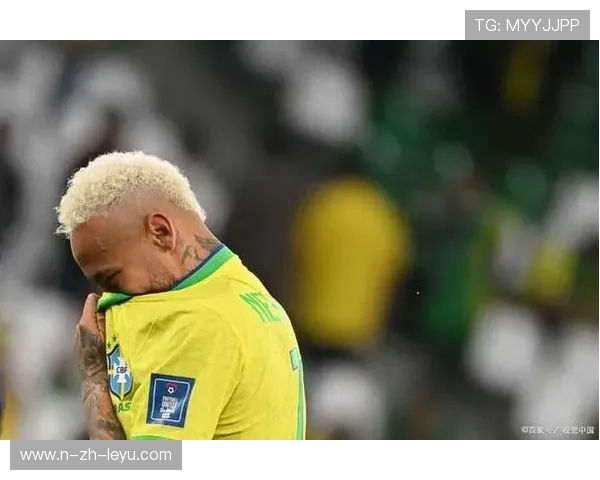 内马尔任意球弧线破网，巴西再现经典一刻