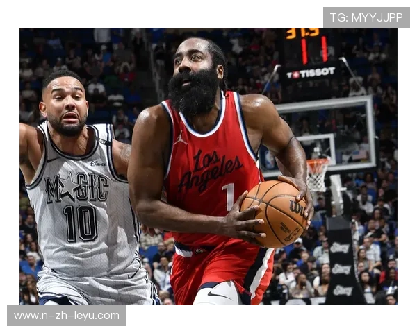 哈登斜传终结对方防线,快船拿下关键胜利