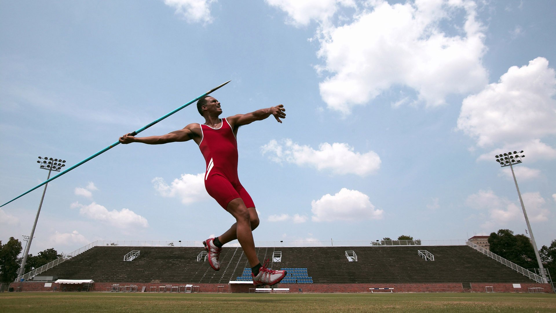 裁判考核系统实行分级动态评估机制，裁判评判