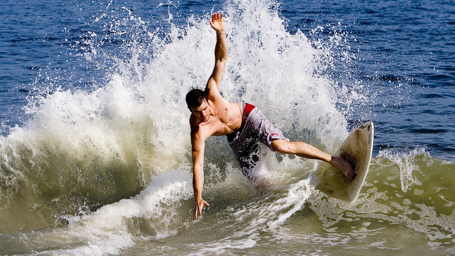 西班牙青年队崭露头角，未来可期